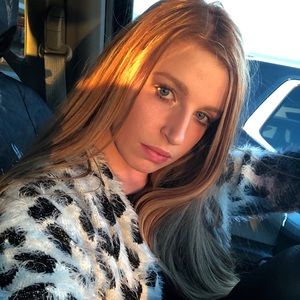 Meet your Posher, Courtney